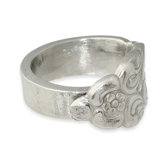 Vintage Oneida Community Stainless Steel Spoon Ring Size 7 Floral Flatware - Picture 2 of 5